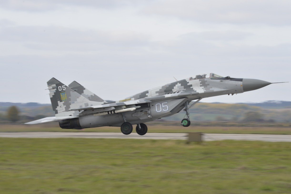 Russia S Su 27 Flanker And MiG 29 Fulcrum Changed NATO S War Plans   181009 Z VM449 513 (1) 